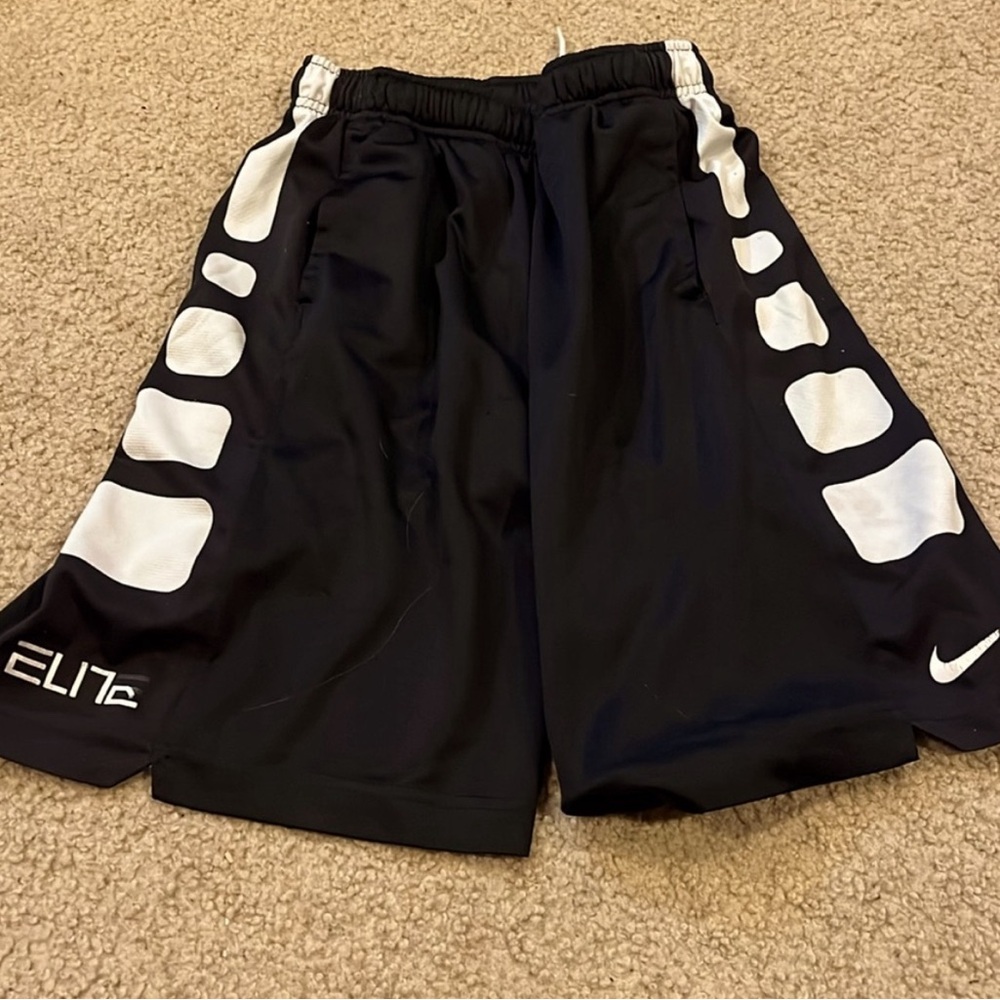 Nike Elite Boys Shorts Size Medium